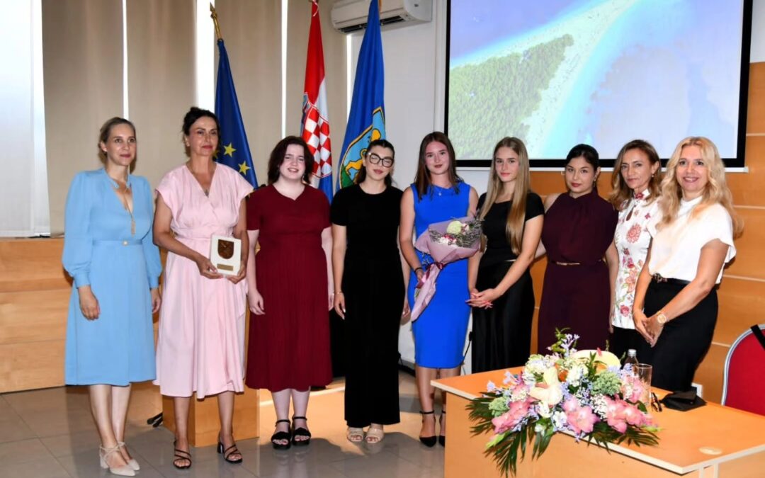 Veliko priznanje za našu školu: Strukovnom natjecateljskom timu dodijeljen Grb Općine Bol